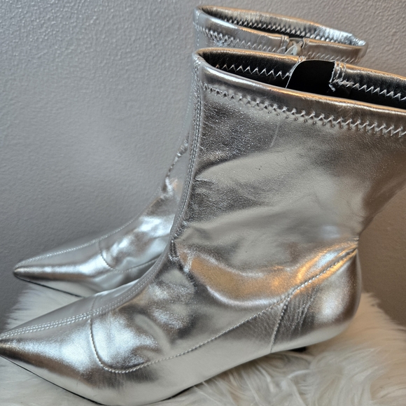 Abound Erin Silver Faux Leather  Ankle Boots - Sz 9.5 - New - Picture 4 of 10